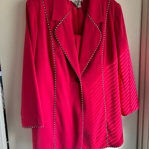 Chic Fuchsia Women's Blazer with Contrast Trim